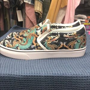 Dragon Print Slip-On Shoes - Black and Green